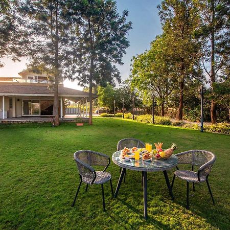Stayvista'S Silver Grove - Serene Haven With Expansive Lawn & Terrace Nashik Exterior foto